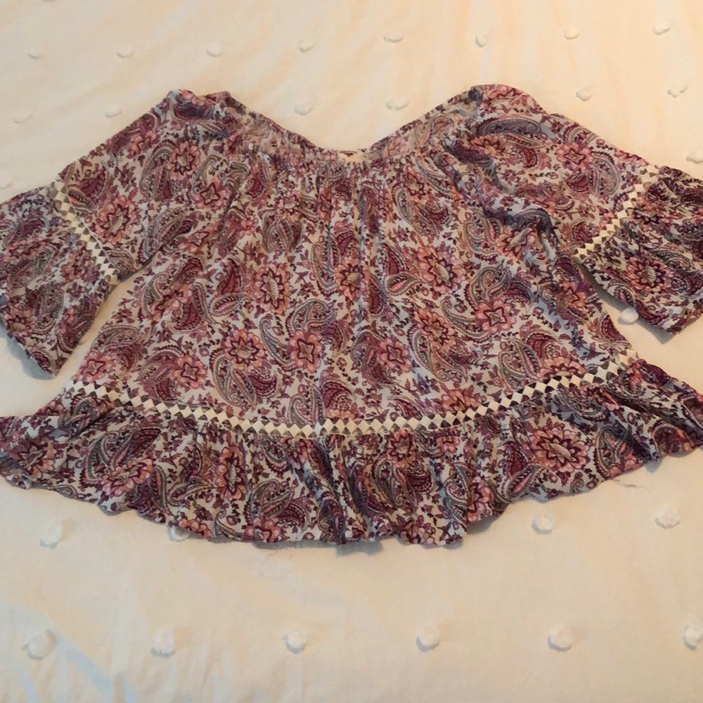 Off the shoulder boutique top